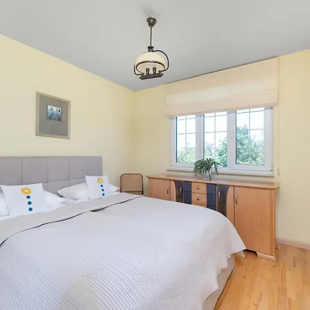 Przestronny Dom Z Ogrodem Oraz Kortem Tenisowym By Renters غجيبوفو