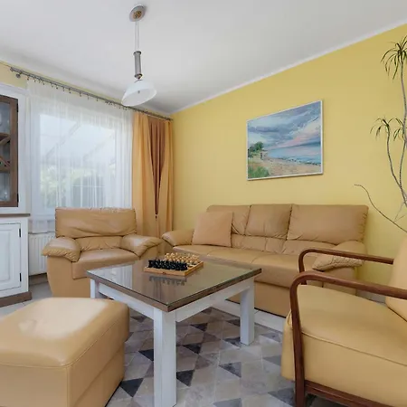 Przestronny Dom Z Ogrodem Oraz Kortem Tenisowym By Renters Holiday home Grzybowo (West Pomeranian)
