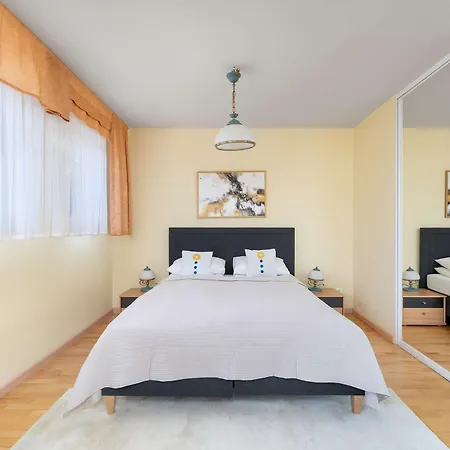 Przestronny Dom Z Ogrodem Oraz Kortem Tenisowym By Renters بيت للعطل غجيبوفو