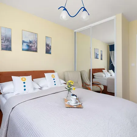 Przestronny Dom Z Ogrodem Oraz Kortem Tenisowym By Renters بيت للعطل
